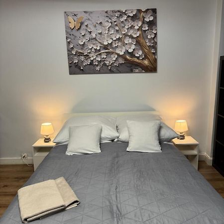 Coser Apartamenty Metro Onz Warszawa Exteriör bild