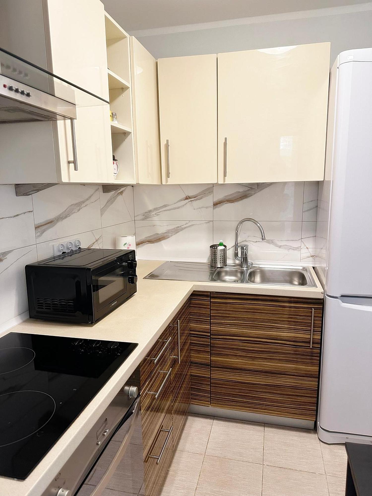 Coser Apartamenty Metro Onz Warszawa Exteriör bild